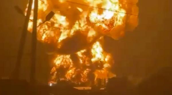 ucrainenii au atacat cu drone moscova si un depozit de petrol din regiunea rusa stavropol incendiu puternic intr o zona industriala