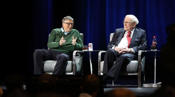 miliardarul warren buffett opreste donatiile catre fundatia lui bill gates dupa aproape doua decenii