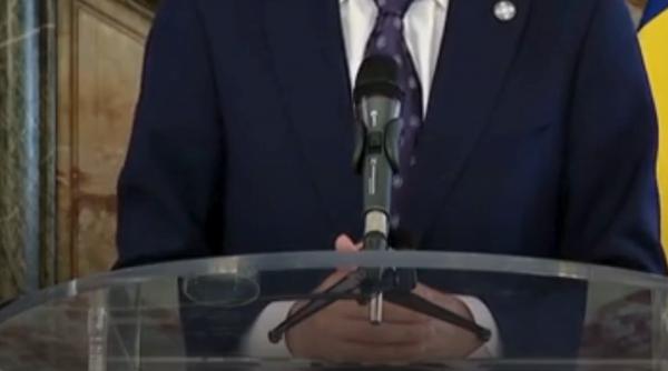Nicușor Dan anunță de la Paris că „sunt pași timizi spre conciliere” între partide: „Dacă vor guvern tehnocrat, voi desemna un premier”