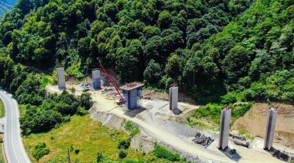 autostrada sibiu pitesti lucrarile pe sectiunea boita cornetu au ajuns la 12 6 constructorii pot executa doar 45 din proiect