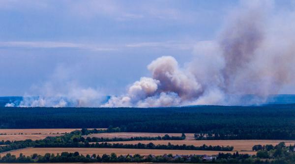 canicula in germania un incendiu izbucnit intr o padure a declansat explozii in lant ale bombelor din al doilea razboi mondial
