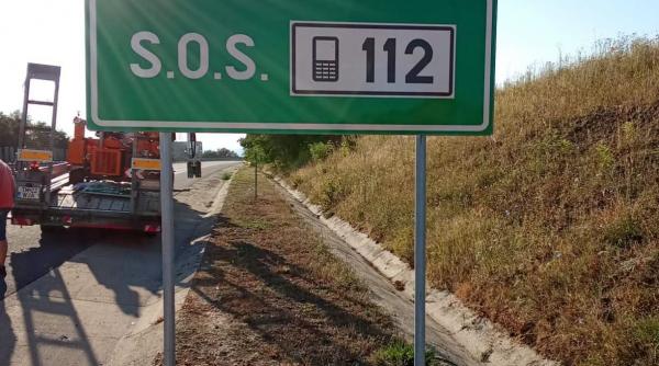 noi panouri montate pe a1 care le transmit soferilor sa apeleze 112 de pe telefonul lor daca au o urgenta vechile telefoane scoase