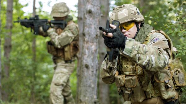 regatul unit va trimite inca 400 de militari in estonia pentru consolidarea flancului estic al nato