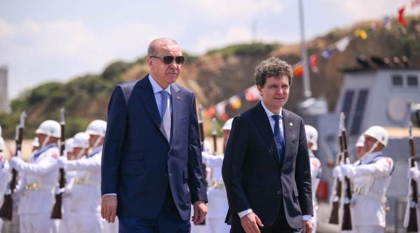 spp a luat pistolul primit cadou de nicusor dan de la erdogan nu l am vazut mi au cerut cumva acordul sa l ia ei