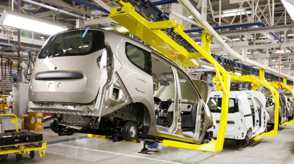 industria auto din romania in cea mai grava criza din ultimii 14 ani au fost concediati 1 200 de angajati in fiecare luna
