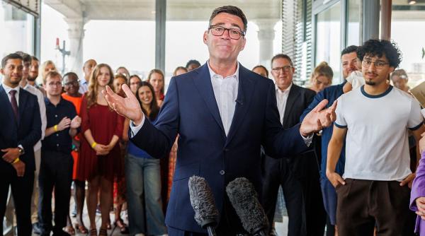 marea britanie are de azi un nou premier andy burnham el va fi desemnat oficial de regele charles sa numeasca un nou guvern