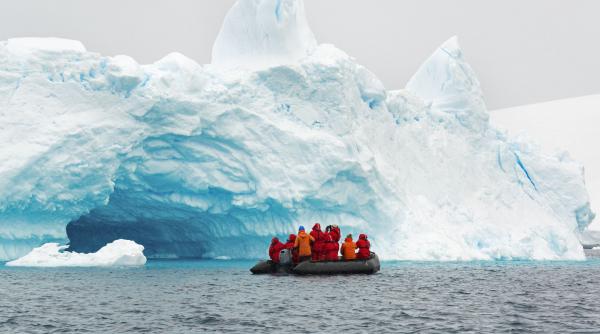 oamenii de stiinta au descoperit un oras subacvatic cu 60 de milioane de cuiburi de pesti sub gheata antarcticii