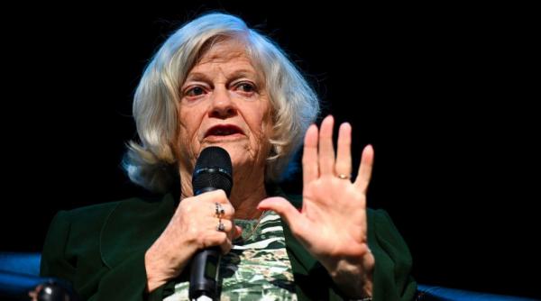 detalii socante in cazul fostei ministre gasite moarta in casa criminalistii spun ca a fost lovita de 21 de ori cu ciocanul in cap