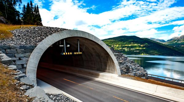 norvegia a bagat o autostrada la 292 de m sub mare cel mai adanc tunel submarin din lume a inlocuit feriboturile cu drumul de 8 minute