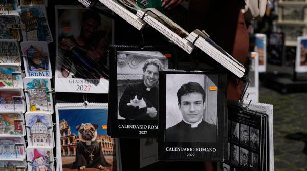 preotii sexi din roma povestea calendarului celebru vandut in capitala italiei cine sunt de fapt barbatii din fotografii