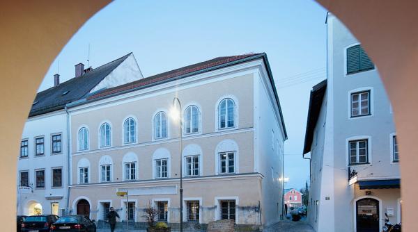 casa din austria unde s a nascut adolf hitler a devenit sectie de politie dupa ce cladirea ajunsese loc de adunare pentru neonazisti