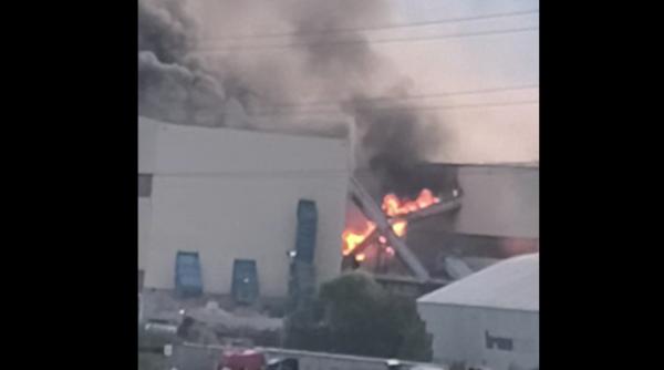 explozie urmata de incendiu la o fabrica de produse din lemn din brasov