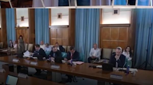 Mugur Ciuvică: Ciolacu a dat salariul pe un an să se întâlnească în Italia cu un penal