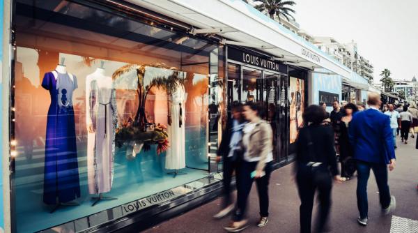 o influencerita din romania a furat o bratara de 36 500 de euro dintr un magazin din cannes a fost condamnata