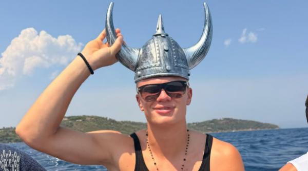 erling haaland si a sarbatorit ziua de nastere pe un iaht de lux cu un festin care a facut valva pe retelele sociale