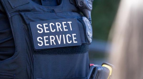 un agent care asigura securitatea lui jd vance este anchetat dupa o scurgere de informatii