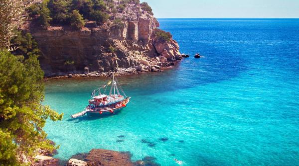 insulele din grecia unde vara ramane racoroasa tot timpul in timp ce restul tarii se confrunta cu temperaturi sufocante