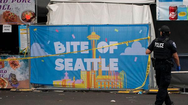 atac armat la seattle la un festival culinar langa faimosul space needle doi oameni au fost ucisi si patru raniti inclusiv un copil