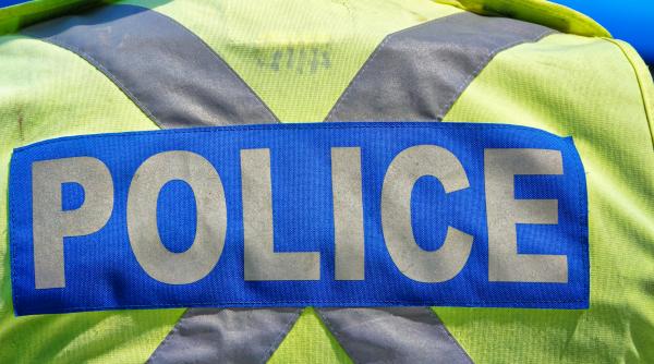 focuri de arma langa consulatul sua din toronto suspectul este cautat de politisti