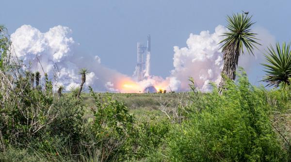 administratia trump va elimina restrictiile de mediu pentru industria spatiala miliardarii musk si bezos ar putea avea de castigat
