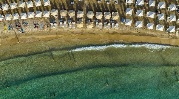 grecia interzice scaldatul in mai multe zone de coasta din attica care sunt plajele vizate