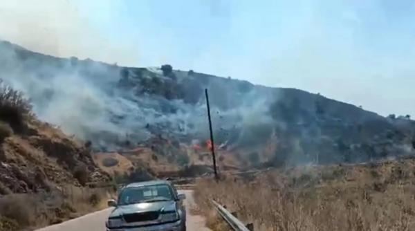 inca o insula iubita de romani arde sase localitati din creta au fost evacuate doi pompieri au murit incendii si in lesbos si paros
