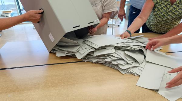 cea mai mare tara in care locuitorii sunt obligati sa voteze sute de mii platesc amenzi fiindca au lipsit de la parlamentare in 2025