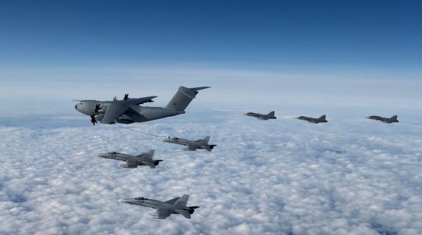 NATO întărește Flancul Estic cu avioane F-18, elicoptere și trupe din Spania în România.