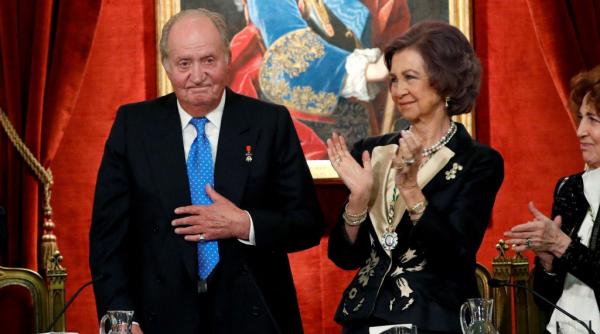 regele juan carlos s a intors la mallorca petrece prima vara cu regina sofia dupa exilul autoimpus din cauza scandalurilor