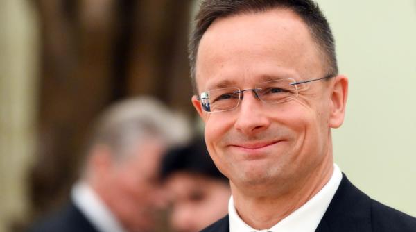 peter szijjarto a cheltuit peste 12 milioane de euro din fonduri publice pe zboruri private s a cazat cu 18 000 de euro pe noapte