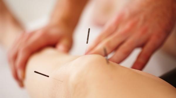 a ajuns la spital cu dureri groaznice dupa o sedinta de acupunctura ce au gasit medicii in piciorul ei i a ingrozit