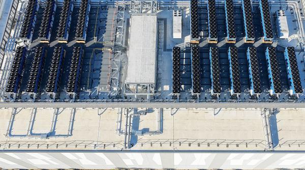 Bulgaria cumpără energie electrică ieftină de la România și o revinde seara la prețuri mai mari, avertizează Bolojan asupra lipsei de capacitate de stocare.