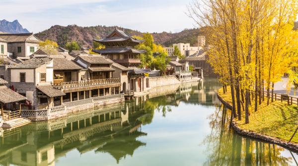 china construieste sate antice de la zero desi sunt false milioane de turisti le viziteaza anual nu ma deranjeaza