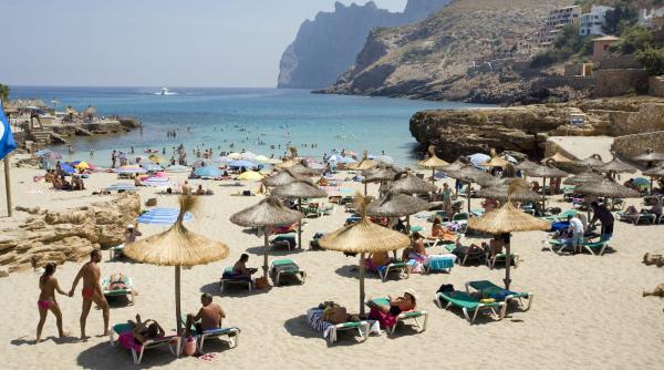 Amenzi de până la 4.000 de euro pentru turiști pe plajele din Europa. Regulile ciudate pe care puțini le cunosc