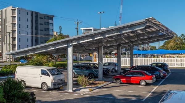 europa vrea sa transforme parcarile in mini ferme solare facturile la electricitate ar putea scadea cu pana la 32 000 de euro pe an