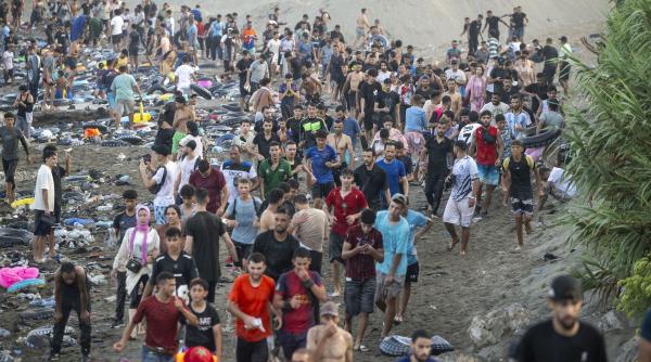 Spania: De ce Marocul nu a oprit valul de migranți spre Ceuta.