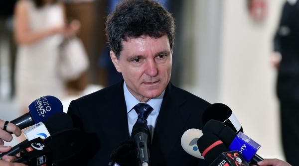 presedintele nicusor dan asteptat sa promulge legile care sunt jaloane in pnrr parlamentul dezbate legea ani si legea biodiversitatii