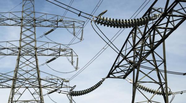 sedinta de urgenta la ministerul energiei 80 de mari consumatori industriali convocati pentru reducerea consumului de electricitate