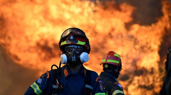 un megaincendiu din grecia a mistuit o suprafata dubla fata de manhattan insula kefalonia a fost evacuata