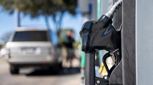 carburantii ajung greu din constanta spre benzinarii din cauza traficului feroviar estival si a unor lucrari prin pnrr spune busoi