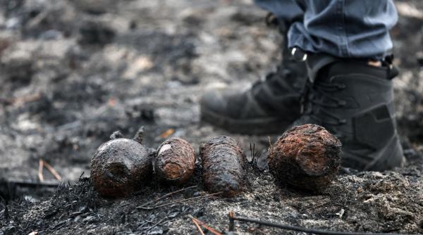 sunetul razboiului in sudul frantei incendiile au detonat sute de proiectile din al doilea razboi mondial din depozite ascunse