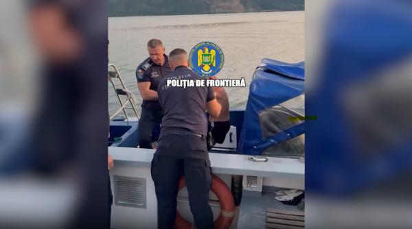 un sarb a adormit pe colac si curentii l au dus in mijlocul dunarii politia de frontiera l a scos din apa si l a predat serbiei