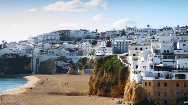 Portugalia rămâne destinația preferată pentru cei care doresc să se mute, dar Algarve nu mai ocupă primul loc.