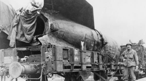 in 1944 in polonia ocupata de nazisti a avut loc o misiune indrazneata cum au obtinut britanicii arma minune a lui hitler