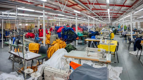 africa de sud s a trezit ca nu mai are cine sa munceasca in fabrici dupa ce au fost dati afara din tara migrantii