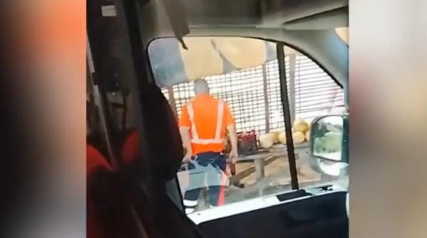 imagini revoltatoare in bacau echipajul unei ambulante cu doi copii s a oprit pe marginea drumului ca sa cumpere pepeni si legume
