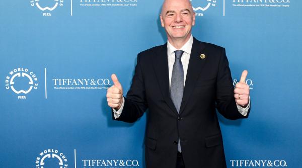 infantino acuzat ca si ar fi promovat amanta la uefa ca sa plece forul i ar fi platit femeii compensatii si taxe de scolarizare