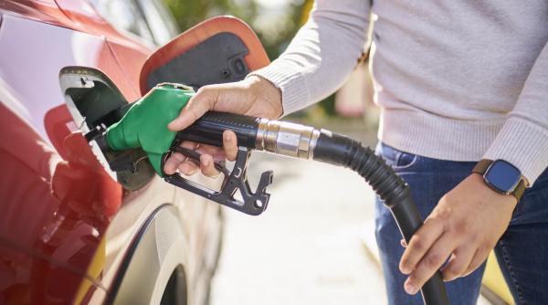 motorina si benzina s au ieftinit in cele mai mari orase din romania preturi la carburanti sambata 8 august