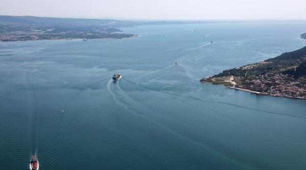 turcia restrictioneaza trecerea navelor prin stramtoarea dardanele din cauza atacurilor din marea neagra