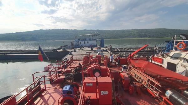 pericolul nu a trecut coordonatorul interventiei de pe dunare spune ca barjele scufundate pot fi oricand mutate de curenti